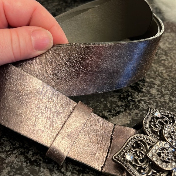 Gorgeous belt buckle on 36 (to last hole) coppery color belt. 1.5 inches wide. main image 4